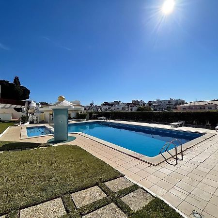 Relaxing 2 Bedroom House 5 Minutes Away From Vilamoura Marina Quarteira Ngoại thất bức ảnh