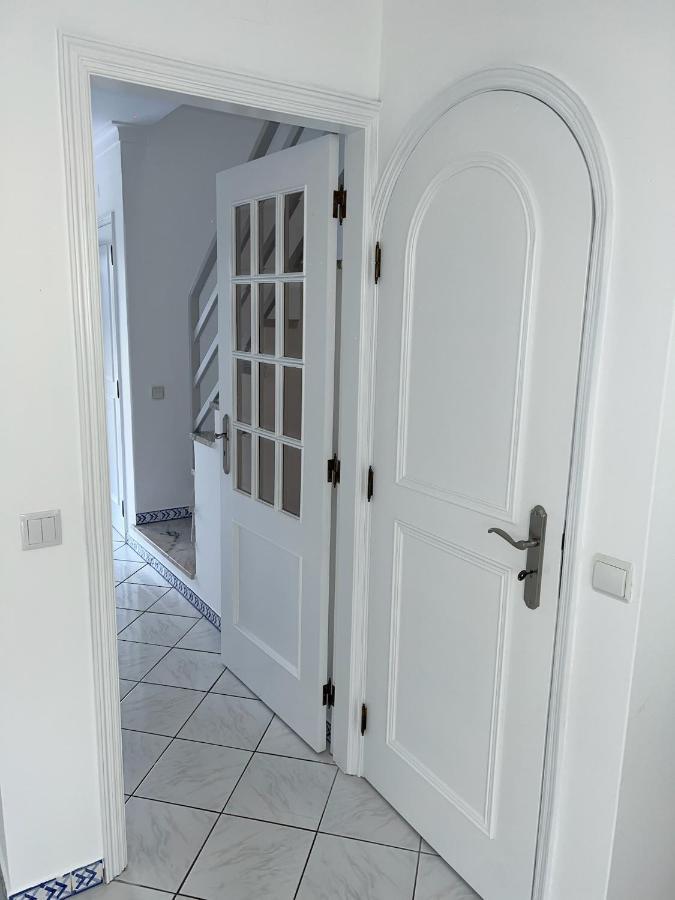 Relaxing 2 Bedroom House 5 Minutes Away From Vilamoura Marina Quarteira Ngoại thất bức ảnh