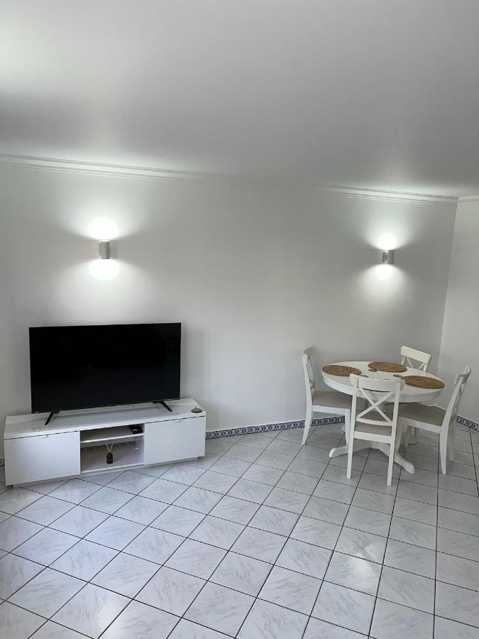Relaxing 2 Bedroom House 5 Minutes Away From Vilamoura Marina Quarteira Ngoại thất bức ảnh