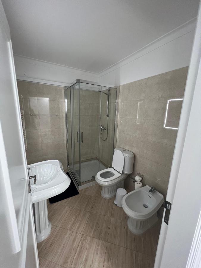 Relaxing 2 Bedroom House 5 Minutes Away From Vilamoura Marina Quarteira Ngoại thất bức ảnh