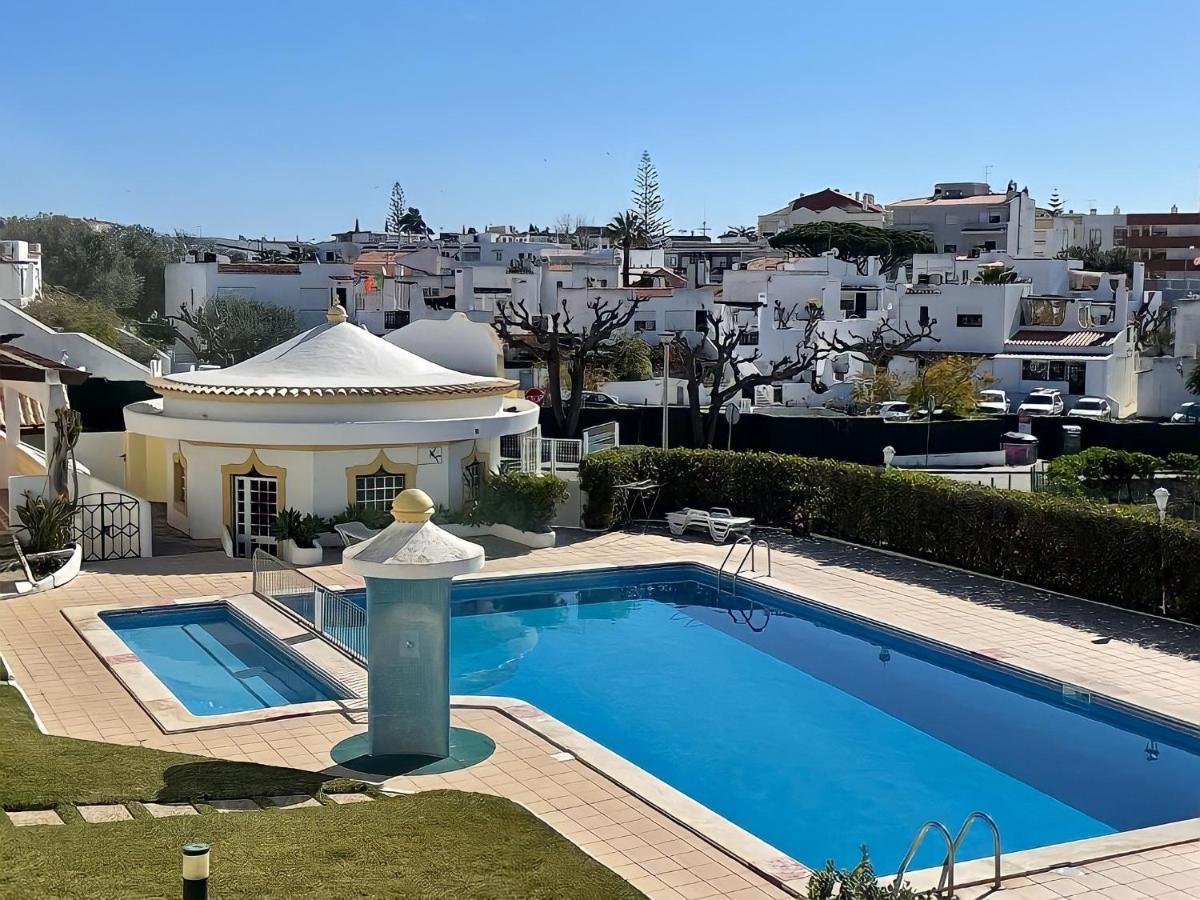 Relaxing 2 Bedroom House 5 Minutes Away From Vilamoura Marina Quarteira Ngoại thất bức ảnh
